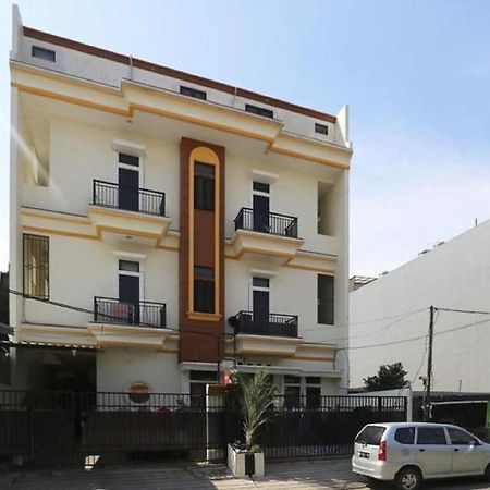 Oyo 90489 Kejora Homestay Джакарта Екстериор снимка
