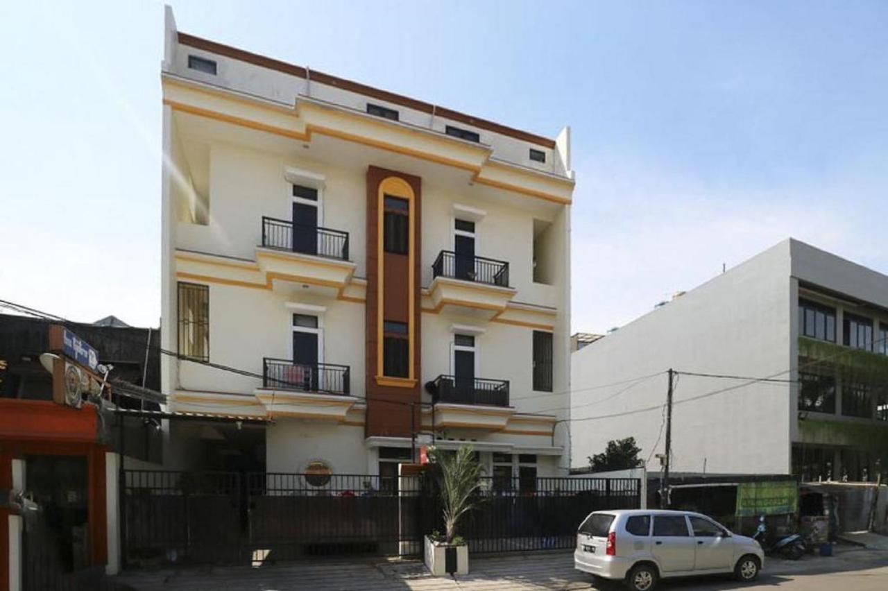 Oyo 90489 Kejora Homestay Джакарта Екстериор снимка