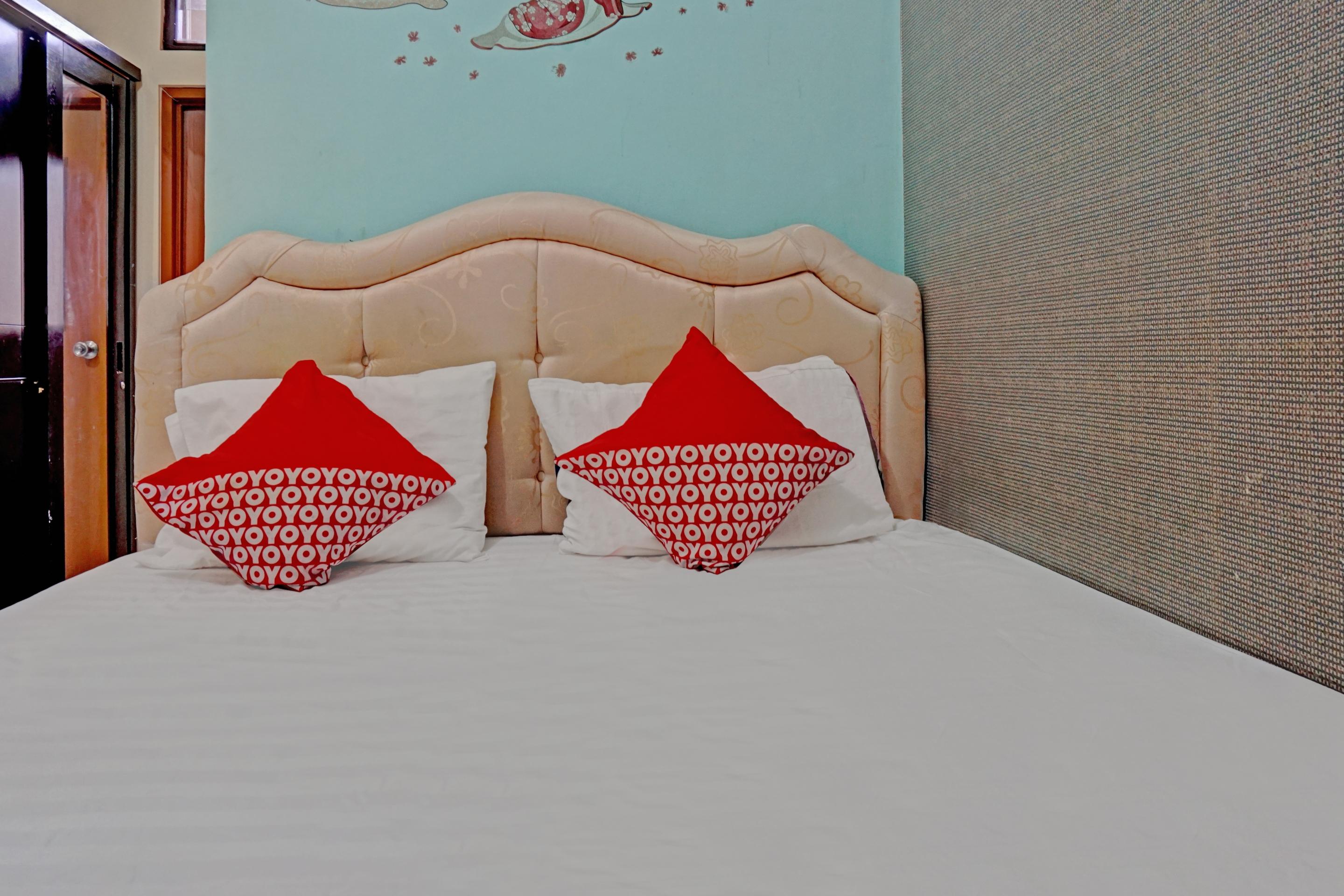 Oyo 90489 Kejora Homestay Джакарта Екстериор снимка