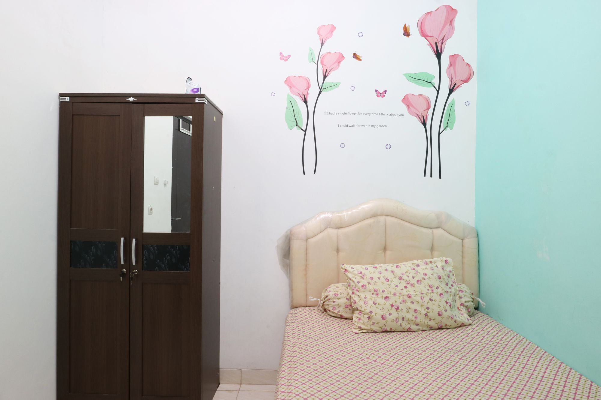Oyo 90489 Kejora Homestay Джакарта Екстериор снимка