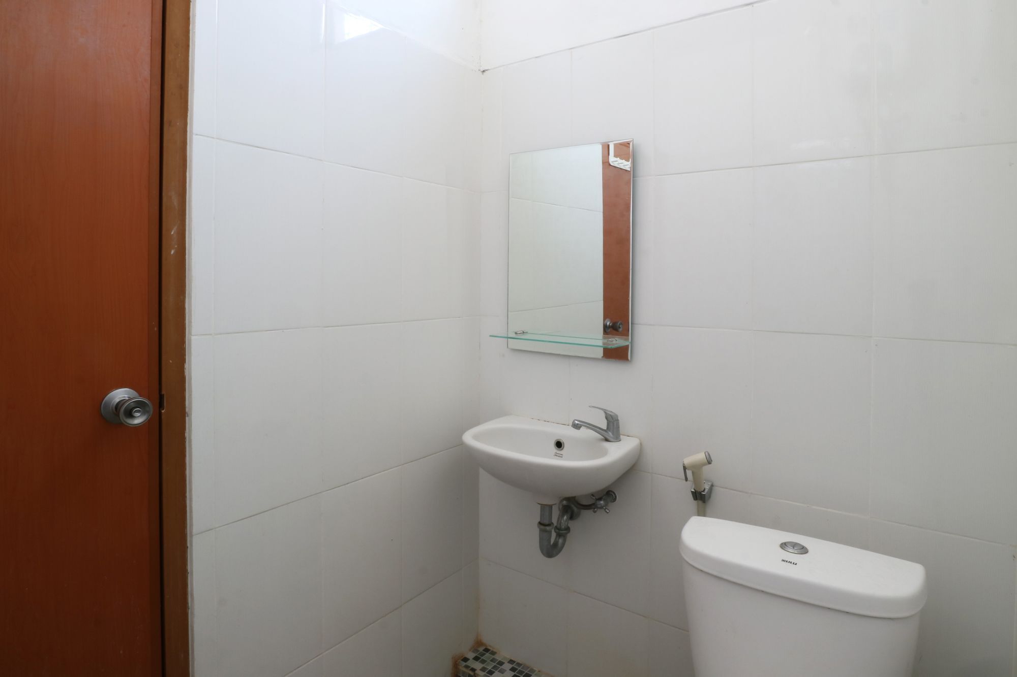 Oyo 90489 Kejora Homestay Джакарта Екстериор снимка