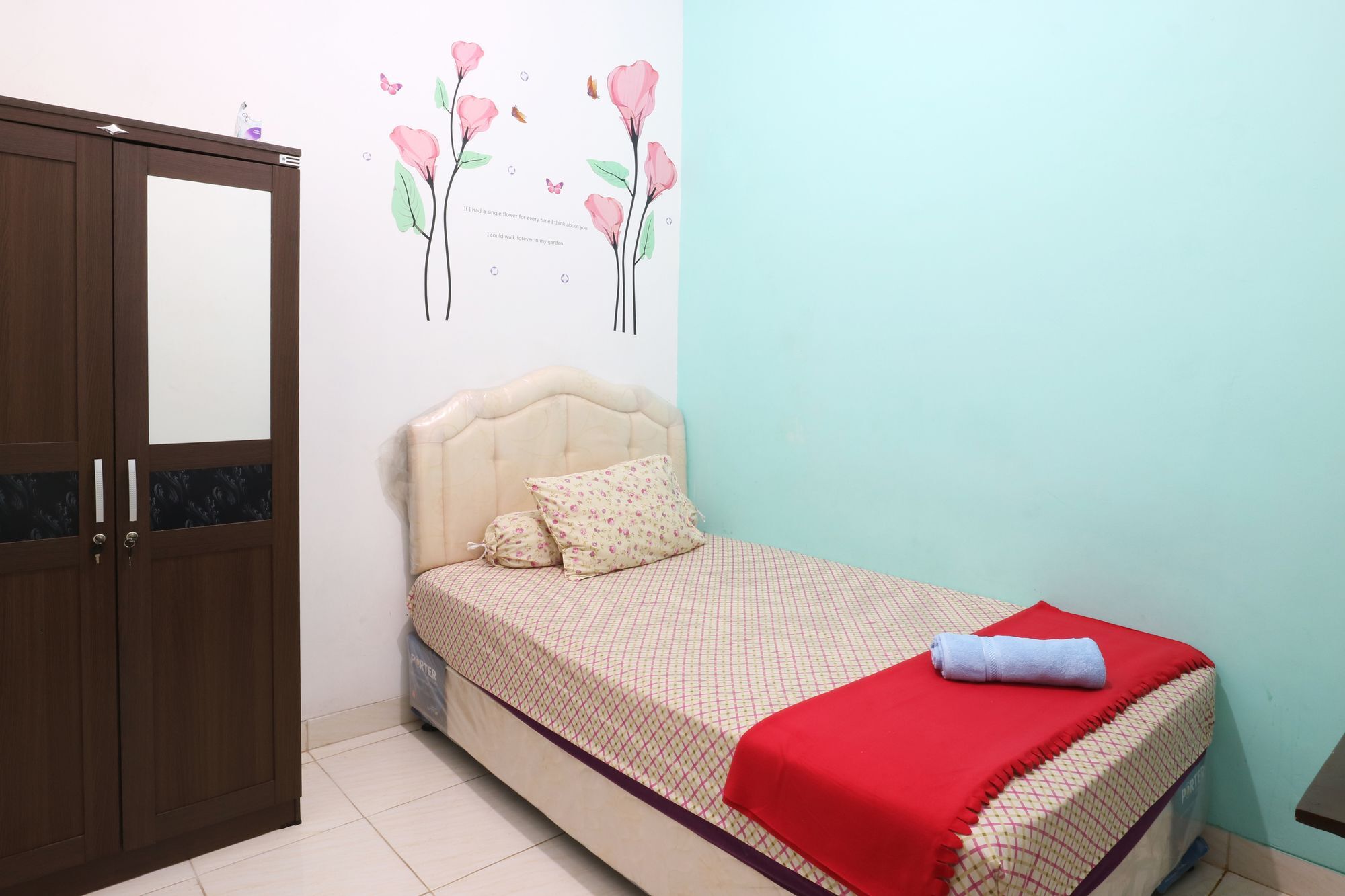 Oyo 90489 Kejora Homestay Джакарта Екстериор снимка